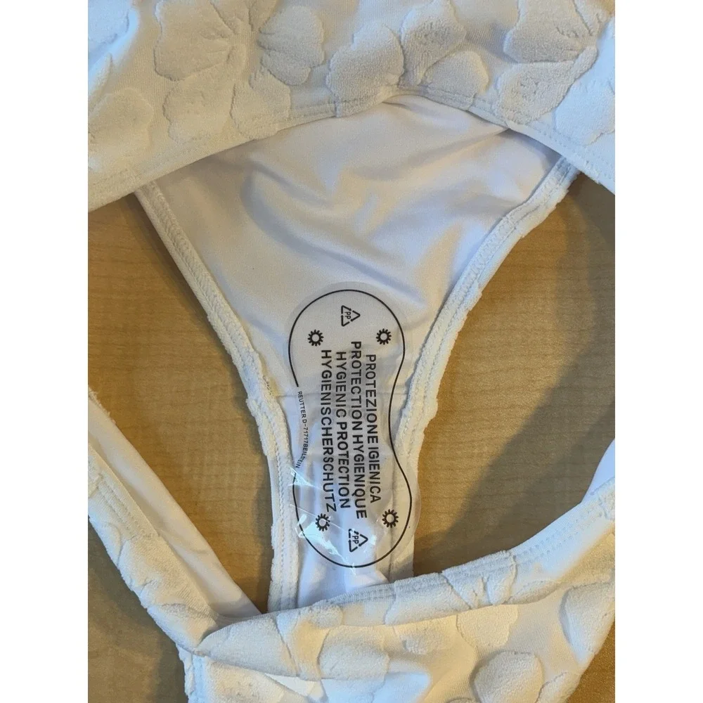 White Floral Textured Bikini Set‎ Women's Size Small 2-Piece Swimsuit
